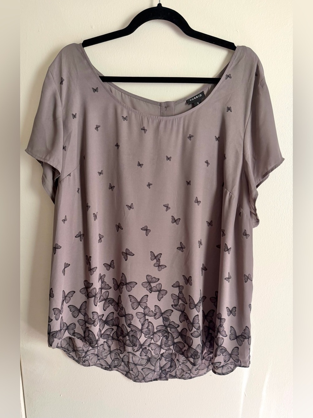 Torrid 🦋 Butterfly Button-Back Blouse 3X